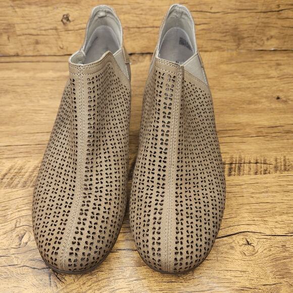 Abeo Nevis Tan Perforated Leather stretch Ankle Bootie boot size 7.5 Womens - Picture 7 of 11